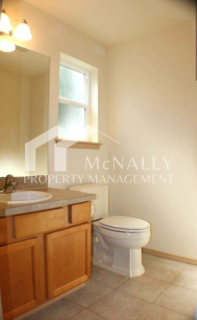 Building Photo - 3 Bedroom Fox Island Home