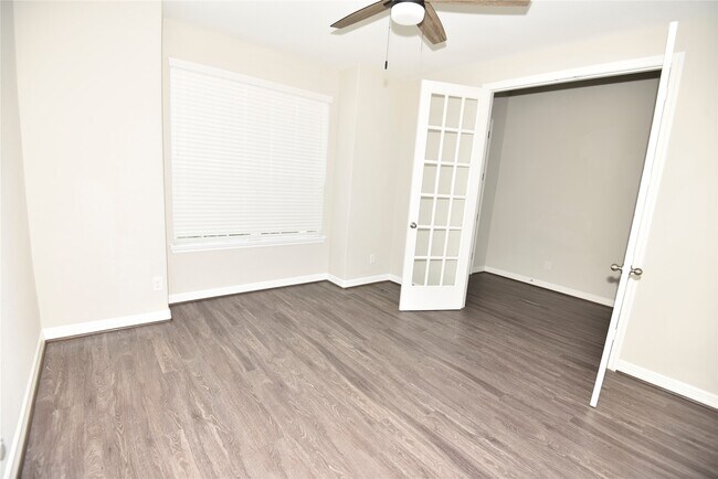 Building Photo - 14615 Birchwood Falls Trail