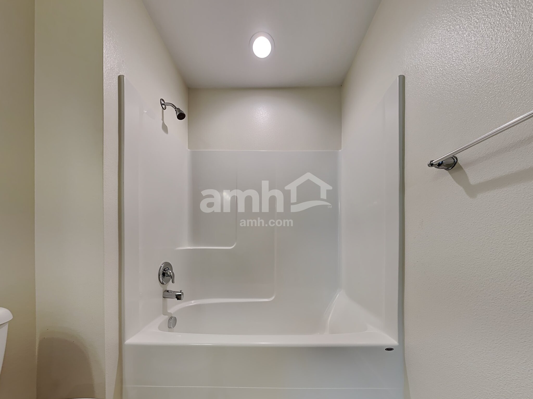 Building Photo - 1211 NE 12th St