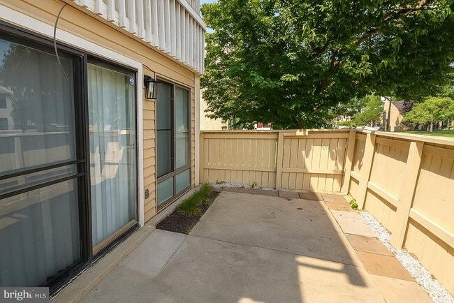 Building Photo - 9926 Ridgeline Dr