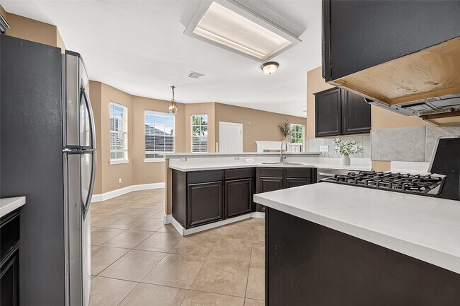 Building Photo - 4011 Alexis Cir