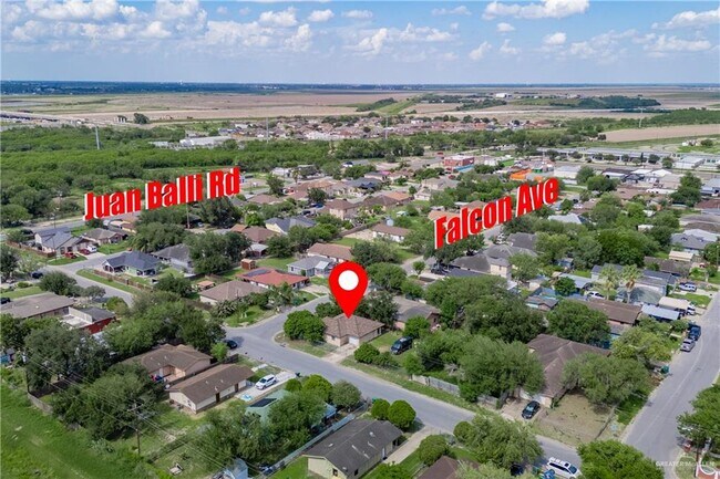 Building Photo - 129 W Falcon Ave