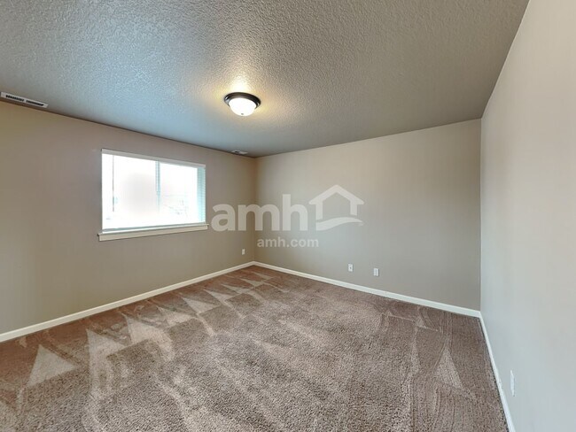 Building Photo - 468 Tulip Ave