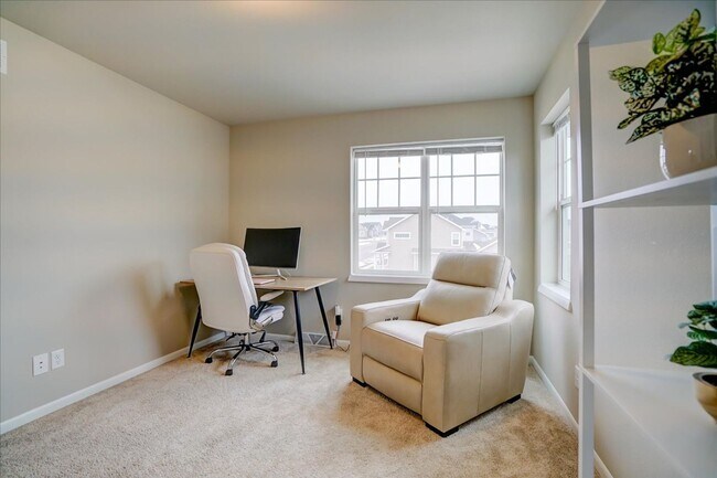 Building Photo - 601 Tawny Elm Pkwy