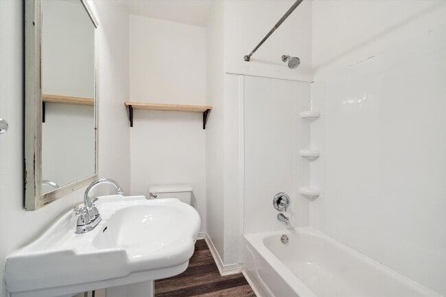 Building Photo - HISTORIC COTTAGE IN THE HEART OF MIDTOWN