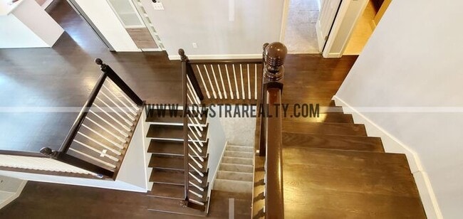 Building Photo - Gorgeous Updated Home in Blue Valley, South Overland Park-Available NOW!!