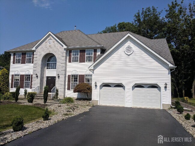 Building Photo - 22 Arbutus Way