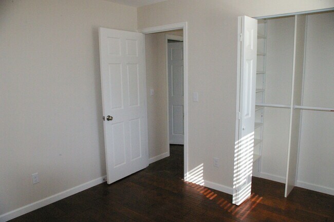 Building Photo - 3050 S Birch St