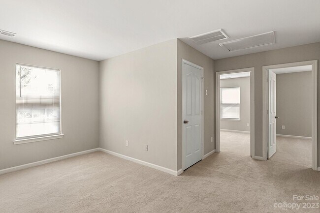 Building Photo - 3808 Herkimer Dr