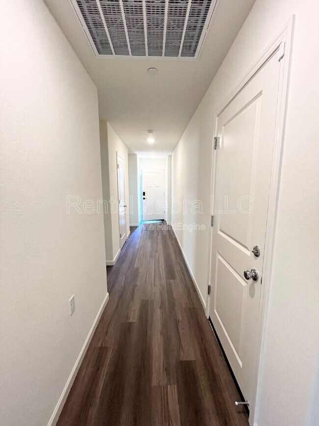 Building Photo - 4075 Cinnabar Ct