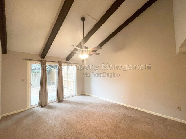 Building Photo - 839 Wimbledon Dr