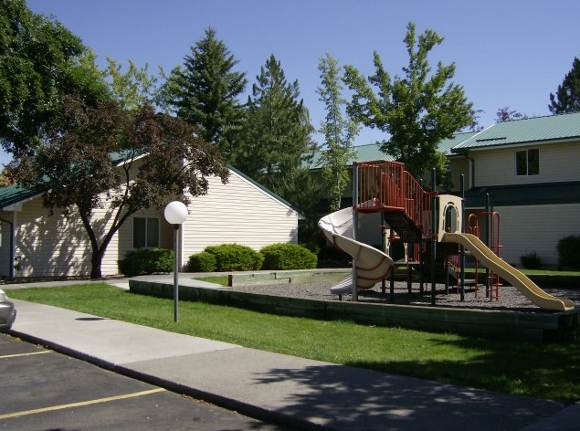 Primary Photo - Pineview