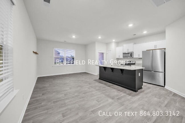 Building Photo - 1329 Wunder Way