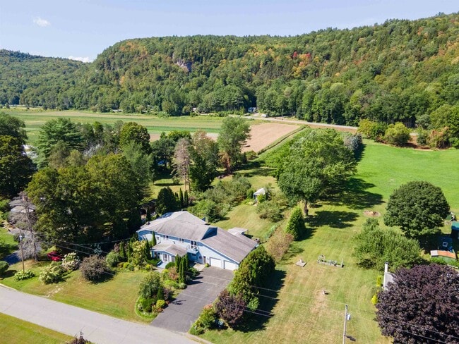 Building Photo - 636 Old Connecticut River Rd