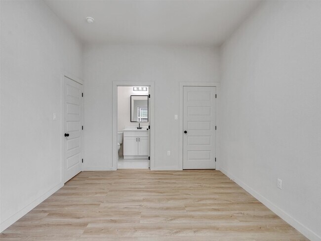 Building Photo - 9707 Cargill St