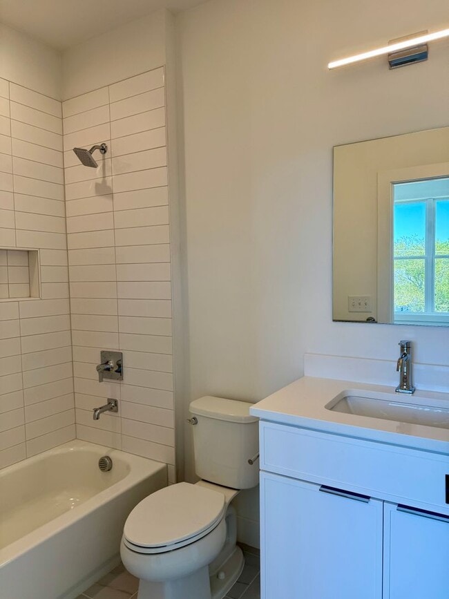 Building Photo - 1408 Sawyer Rd