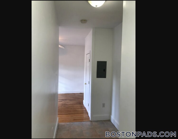 Building Photo - 151 Park Dr