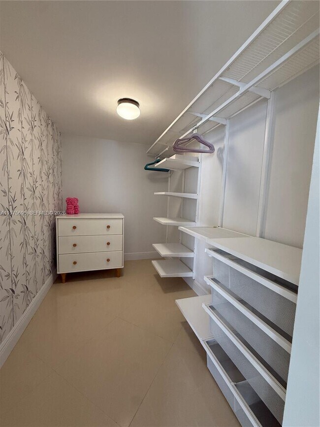 Building Photo - 2101 S Ocean Dr