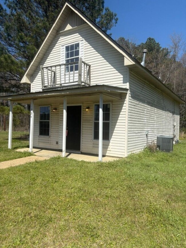 Building Photo - Renovated 3 Bedroom 2 Bath Home for Rent!