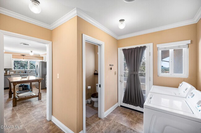 Building Photo - 167 Rimrock Rd