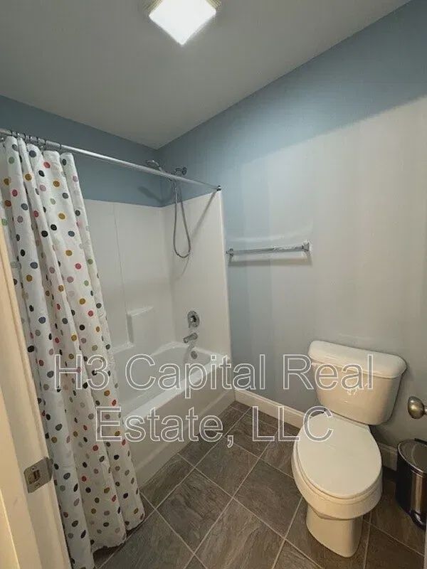 Building Photo - 1401 Miami Ct