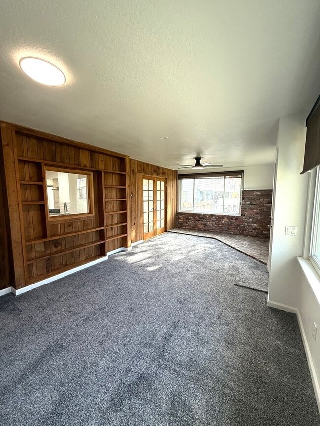 Building Photo - 1431 Johnston Ave