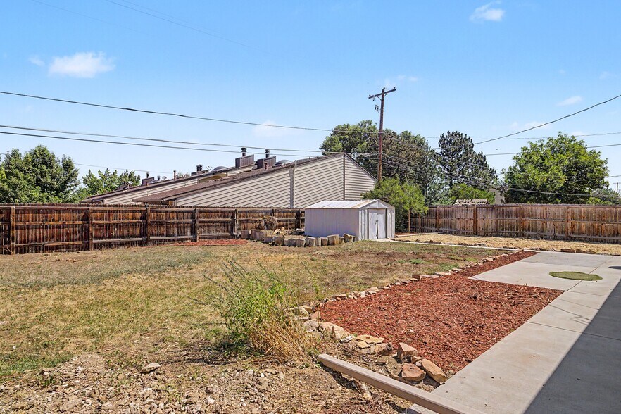 Building Photo - 6675 W Arizona Ave