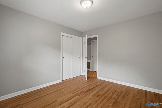 Building Photo - 1508 Owens Dr SE