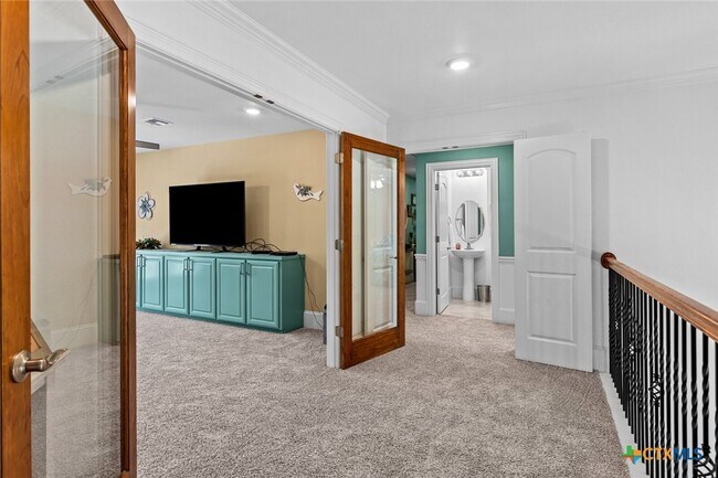 Building Photo - 1605 Alta Vista Loop