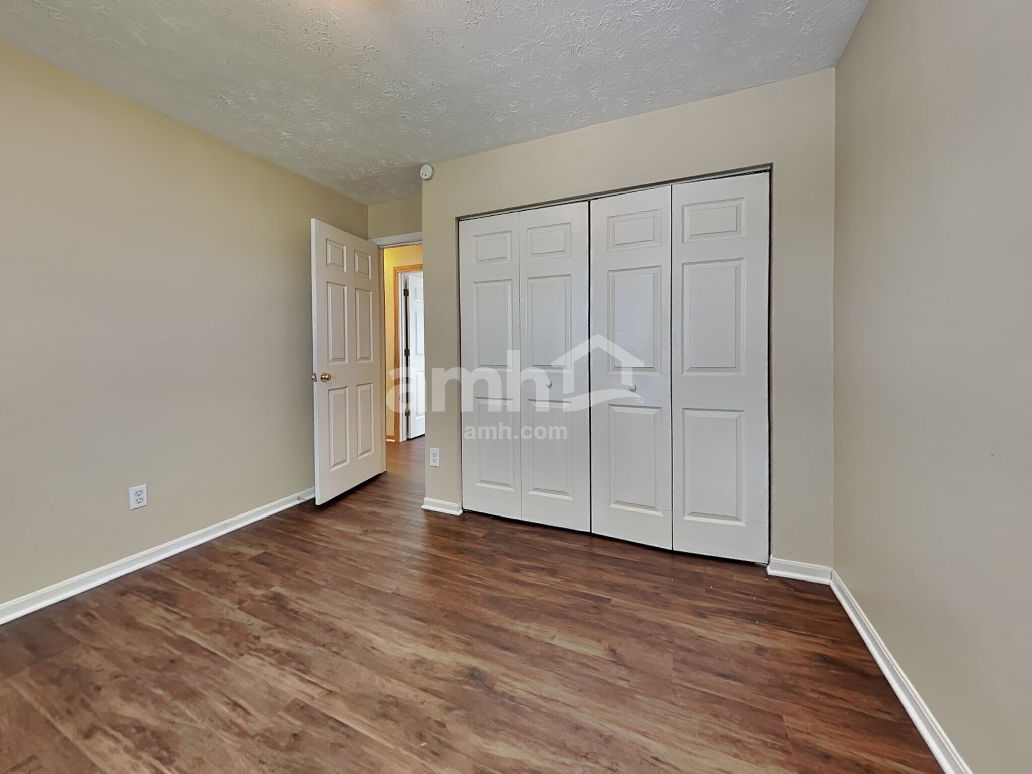 Building Photo - 2565 Chateaugay Ct