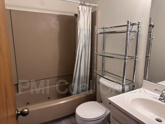 Building Photo - 2902 Shadow Creek Dr