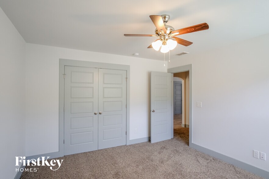 Building Photo - 222 Whirlaway Dr