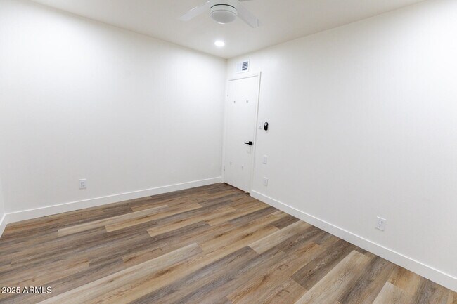 Building Photo - 2016 S Granada Dr