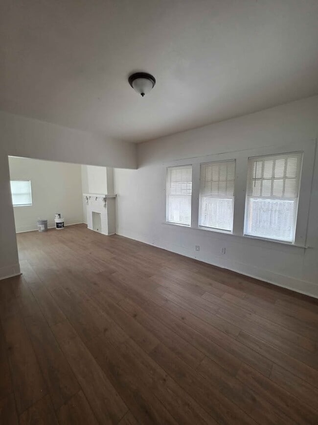 Building Photo - 2531 Carter Ave