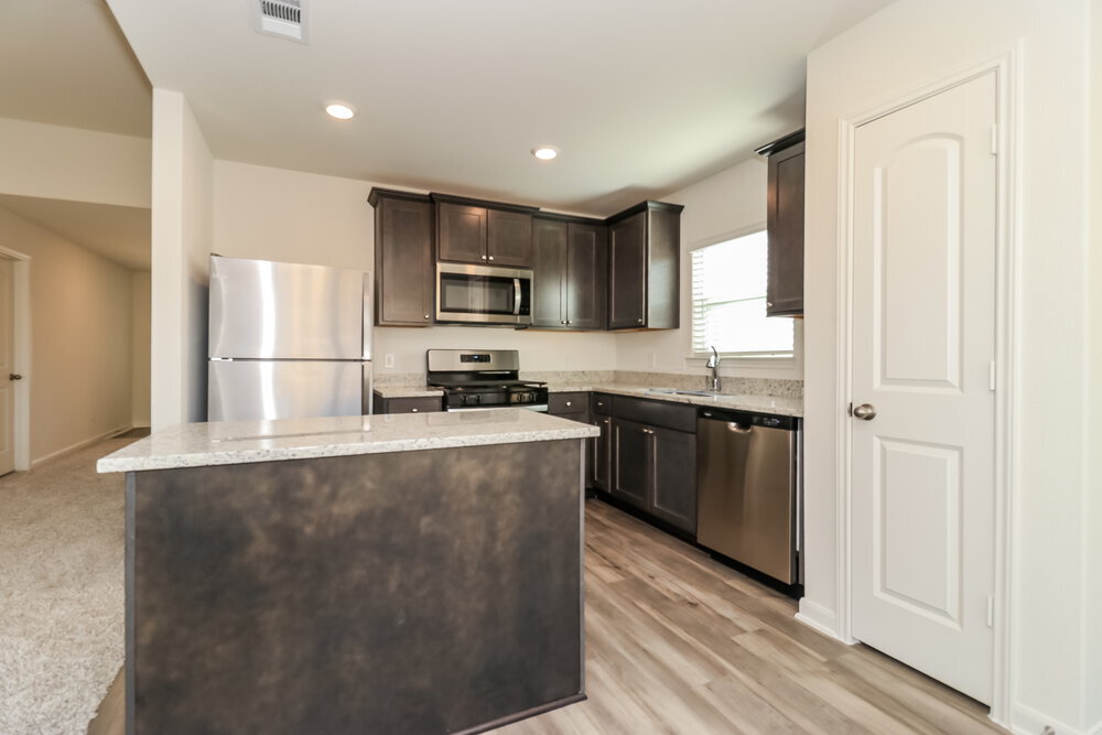 Building Photo - 1313 Woodwinds Dr