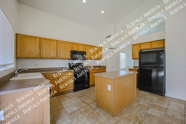 Building Photo - 3218 N 127th Ln