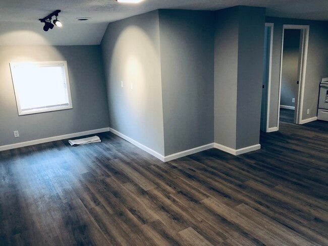 Building Photo - 2416 W 10th St