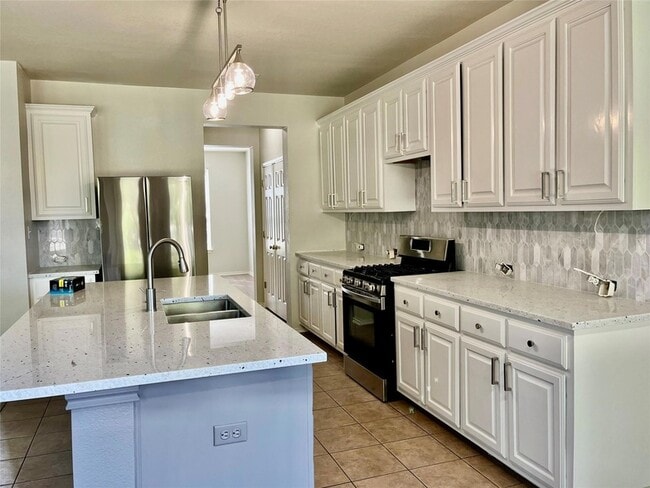 Building Photo - 18708 Dry Pond Dr