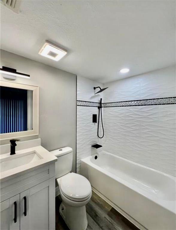 Building Photo - 7108 Waterside Dr