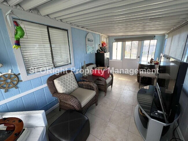 Building Photo - AVAILABLE SEPTEMBER - MOVE IN SPECIAL RATE- 55+ Community - 2 Bed / 2 Bath