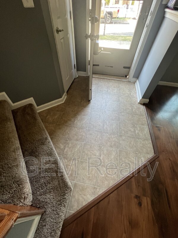 Building Photo - 7120 Azalea Dr