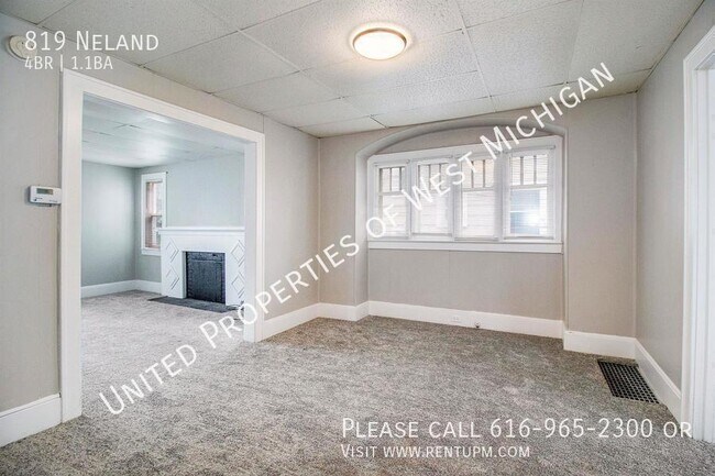 Building Photo - 819 Neland-