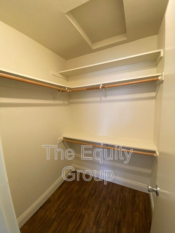 Building Photo - 4300 E Feemster Ave