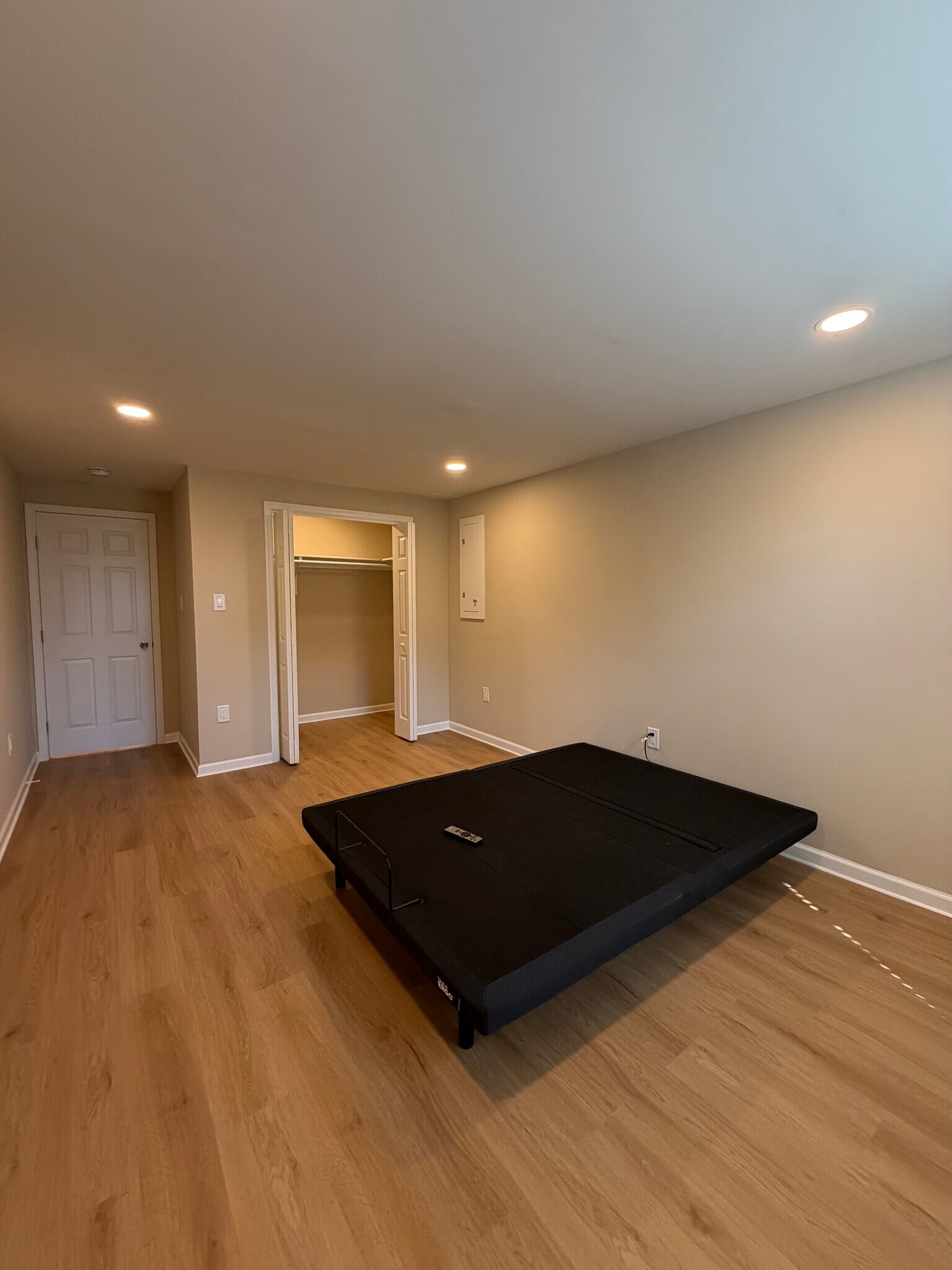 Building Photo - 6524 Greenleaf St