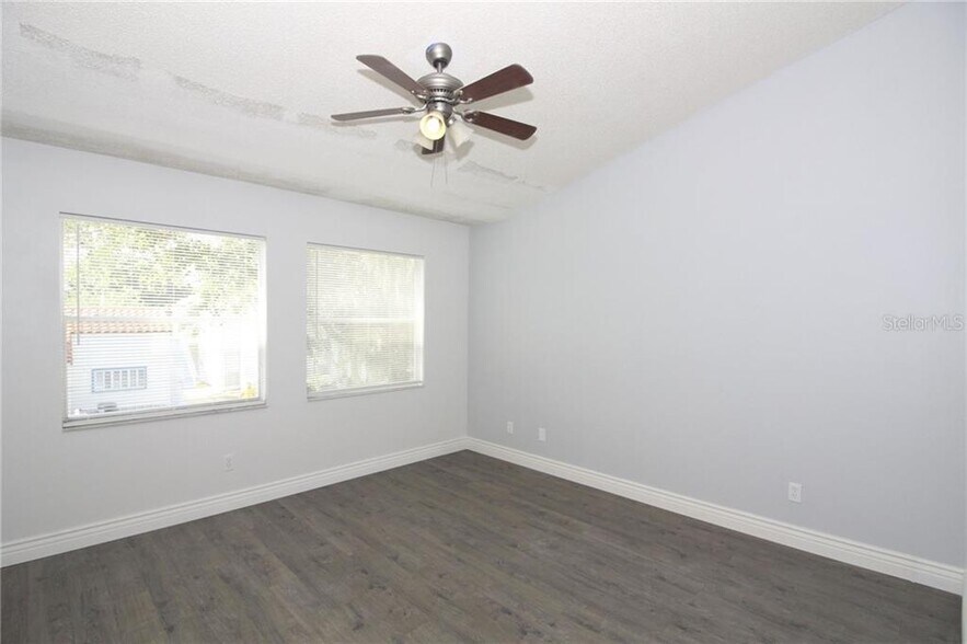 Building Photo - 2556 Woodgate Blvd