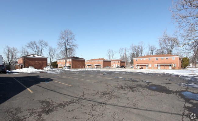 Primary Photo - Rosemore Plaza Apartments