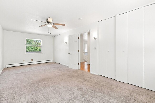 Building Photo - Large bi-level home in Littleton with 1-car garage!