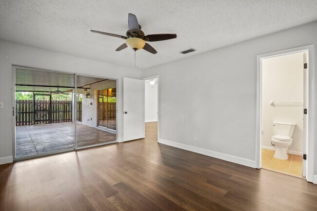 Building Photo - Newly remodeled 2 bedroom, 2 bathroom home...