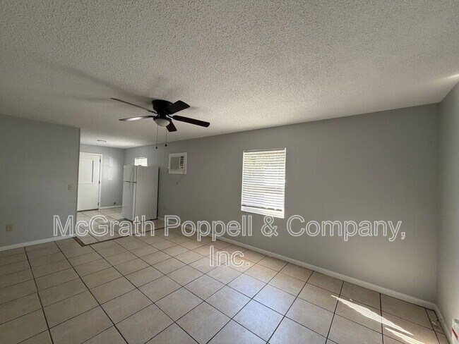 Building Photo - 1408 E Spencer St