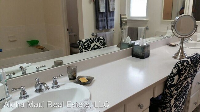 Building Photo - 3 br, 2 bath House - 70 Hoku Puhipaka Street